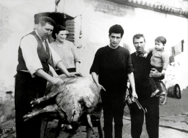 Fotografía familiar histórica de la tradición de El Chichero